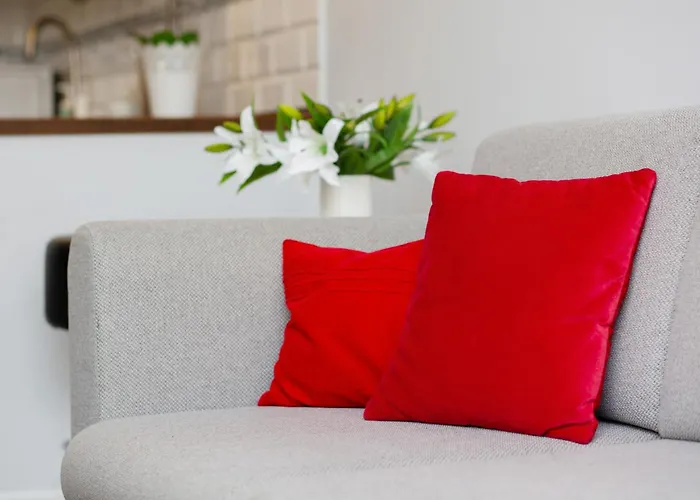 Modern Pereca Apartment Close To Metro Rondo Onz By Noclegi Renters